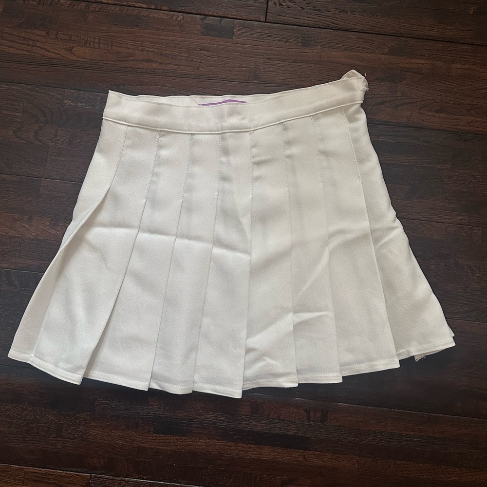 Plain White Pleated Skirt